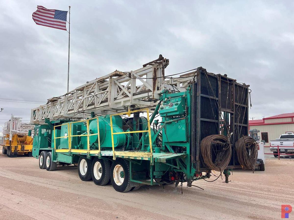 Used PENGO / HENDRICKSON BACK IN WELL SERVICE RIG MTD ON 5-AXLE CARRIER