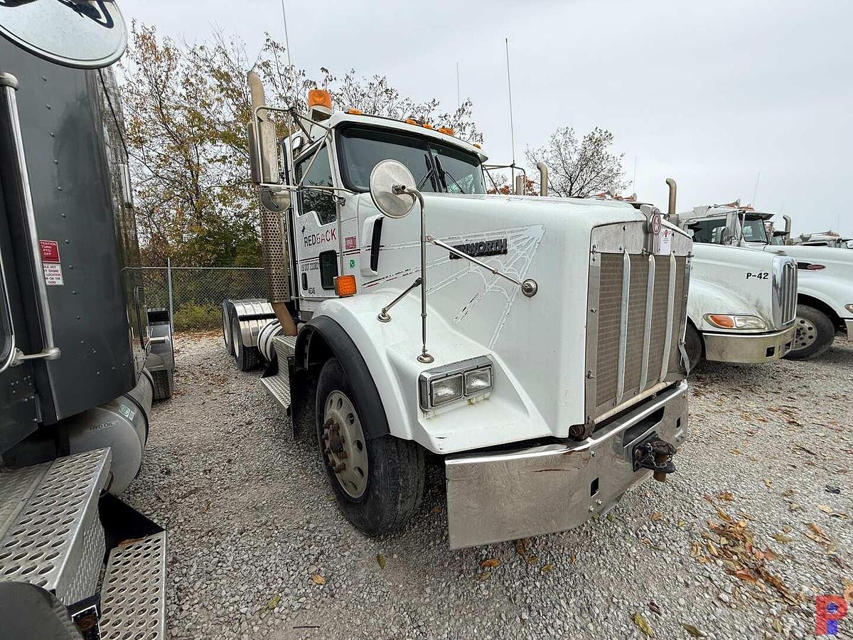 Used 2013 KENWORTH T800 T/A DAY CAB TRUCK TRACTOR