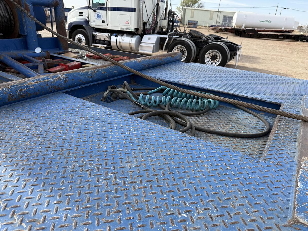 Used 2014 MACK PINNACLE CHU613 T/A 80K HYD. SLICK BACK WINCH TRUCK