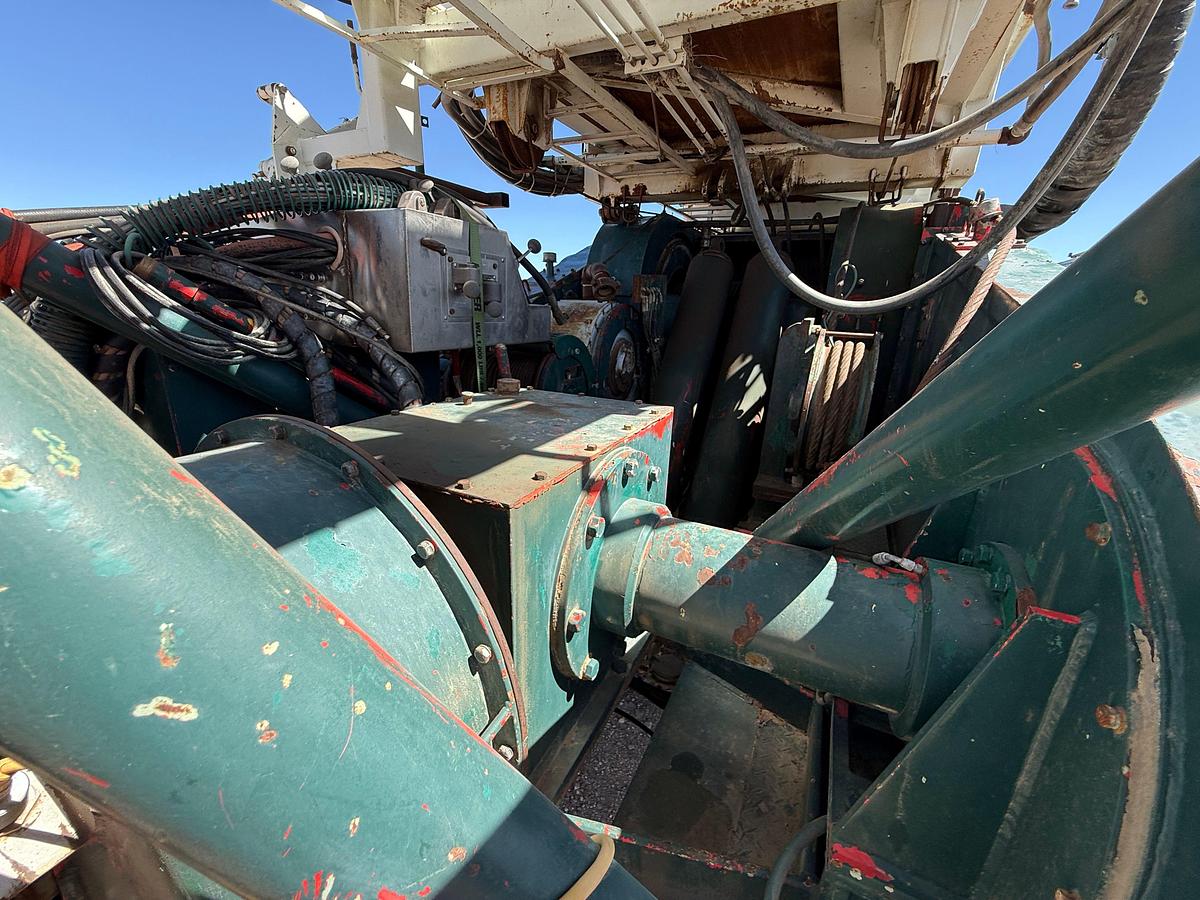 Used 2006 SJ PETRO XJ450 105’-303K LBS. 5-AXLE MOBILE DRILLING RIG