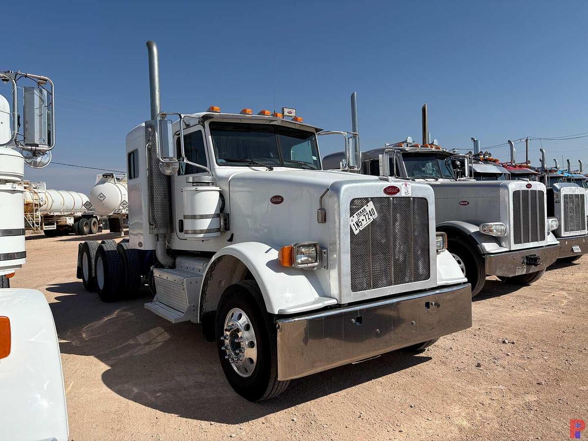 Used 2011 PETERBILT 367 T/A 36” SLEEPER VACUUM TRUCK