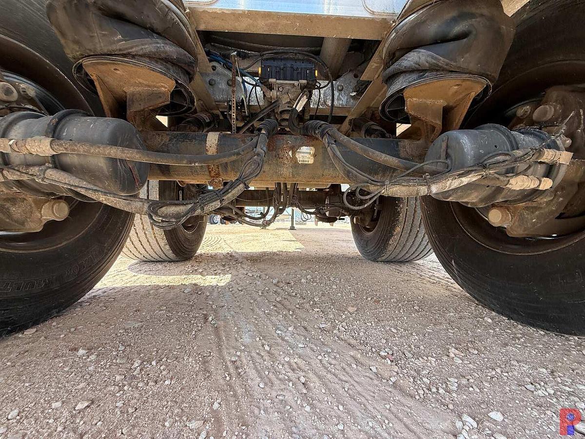 Used 2014 POLAR TANK 9,400 GAL. FUEL TANK TRAILER