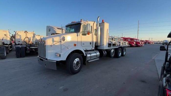 Used 2016 KENWORTH T8OO TRI-AXLE DAY CAB TRUCK TRACTOR