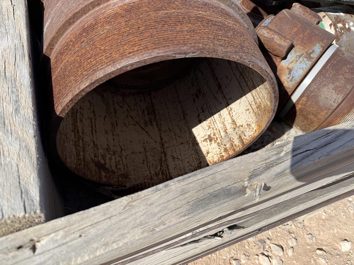 Used CRATE W/ CEMENT HEAD CROSS OVERS, SUBS, & RELATED, 3” FIG 1502 15K STYLE 10 CHIKSAN SWIVEL