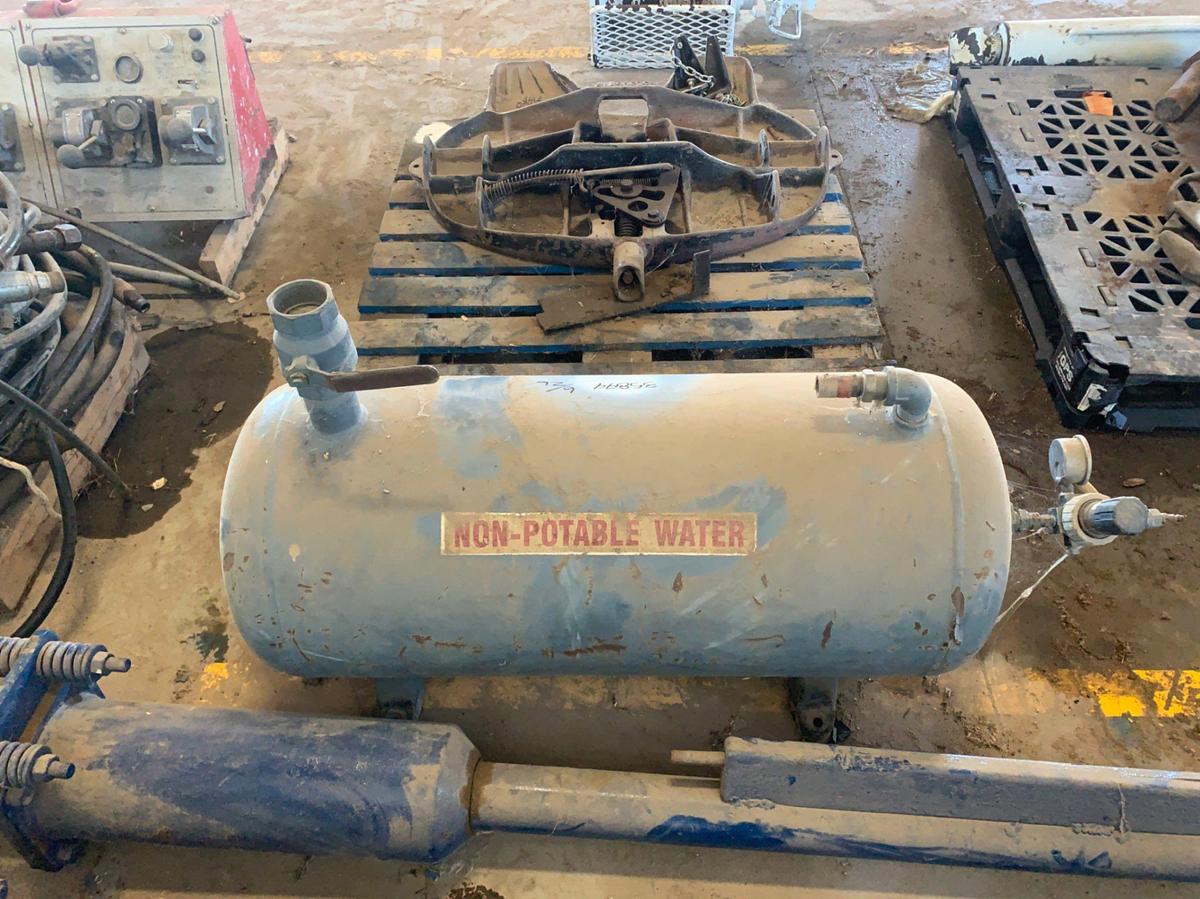 Used (2)  Hydraulic Lift Cylinders, and 200 PSI Non Potable Water Tank for Brake Coolant On Rig