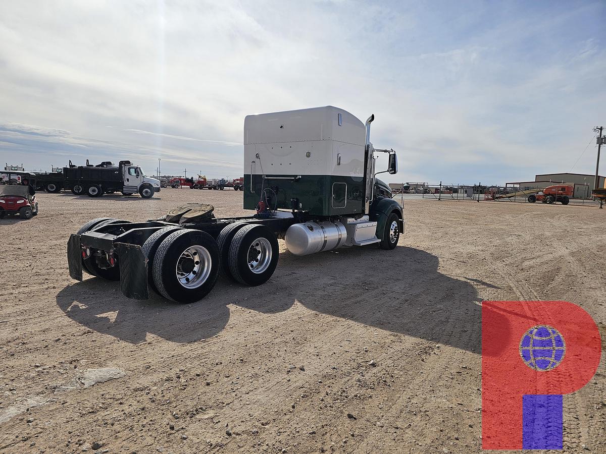 Used 2012 PETERBILT 384 T/A SLEEPER HAUL TRUCK