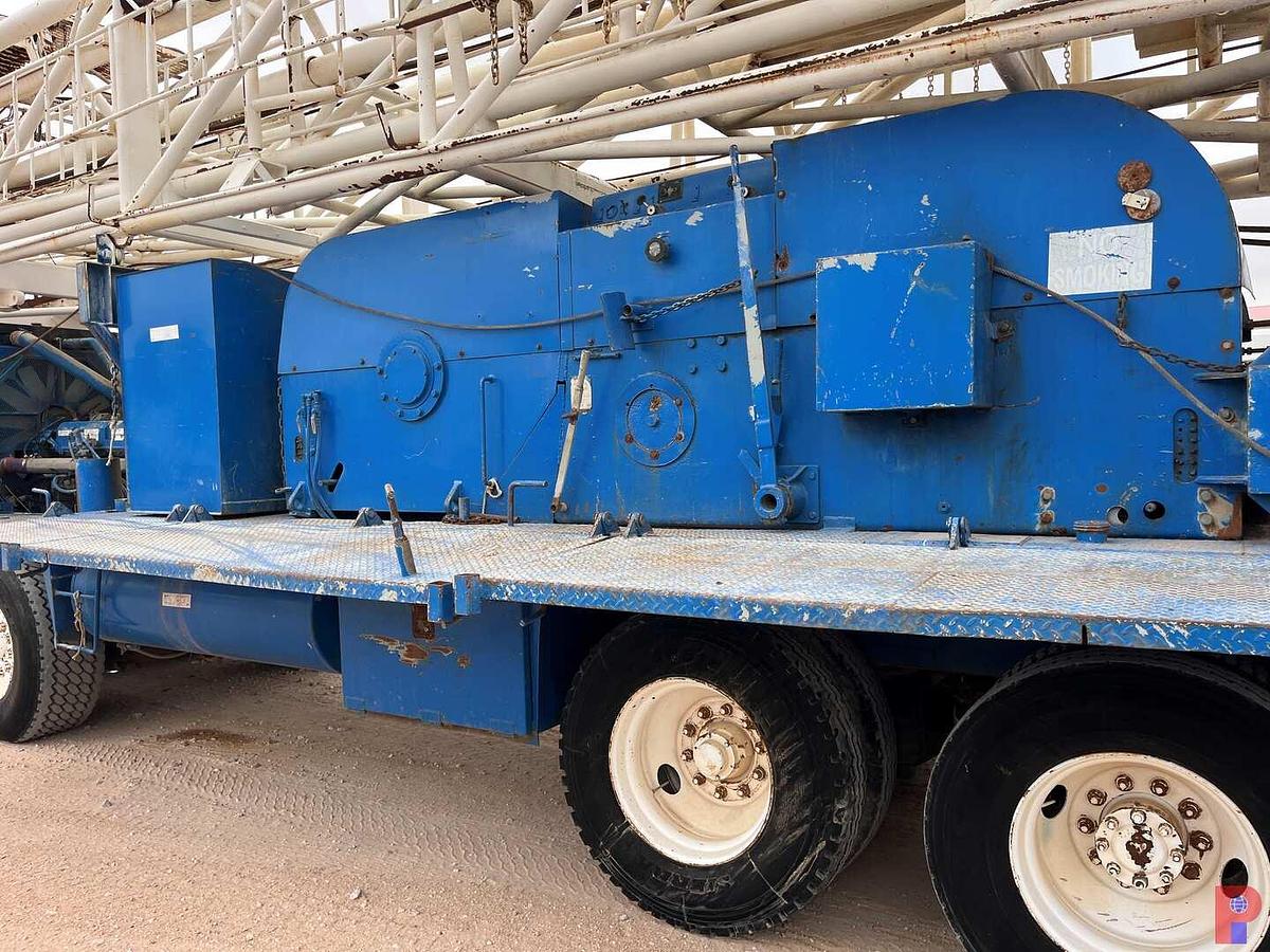 Used FRANKS 1287/160 BACK IN WELL SERVICE RIG MTD ON 5-AXLE CARRIER