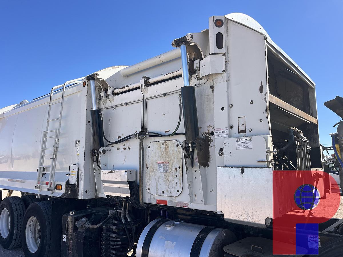 Used 2016 AUTOCAR XPEDITOR T/A 29YD CABOVER TRASH TRUCK