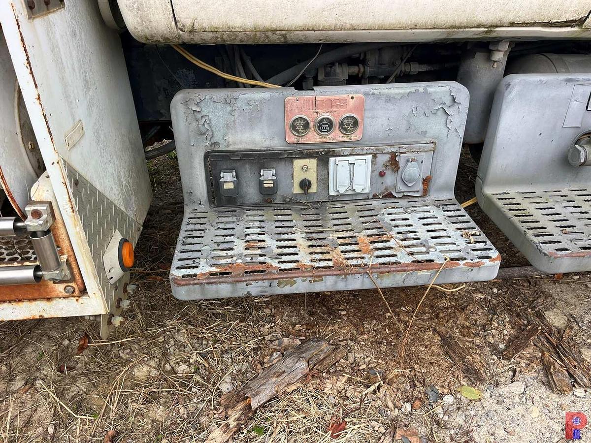 Used 1997 CHEVROLET C7500 S/A CREW CAB SERVICE TRUCK