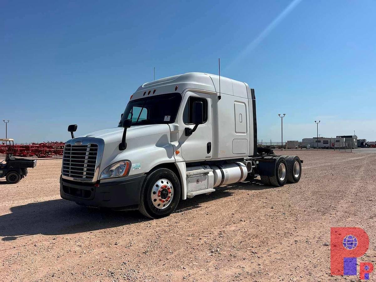 Used 2012 FREIGHTLINER  CASCADIA T/A SLEEPER HAUL TRUCK