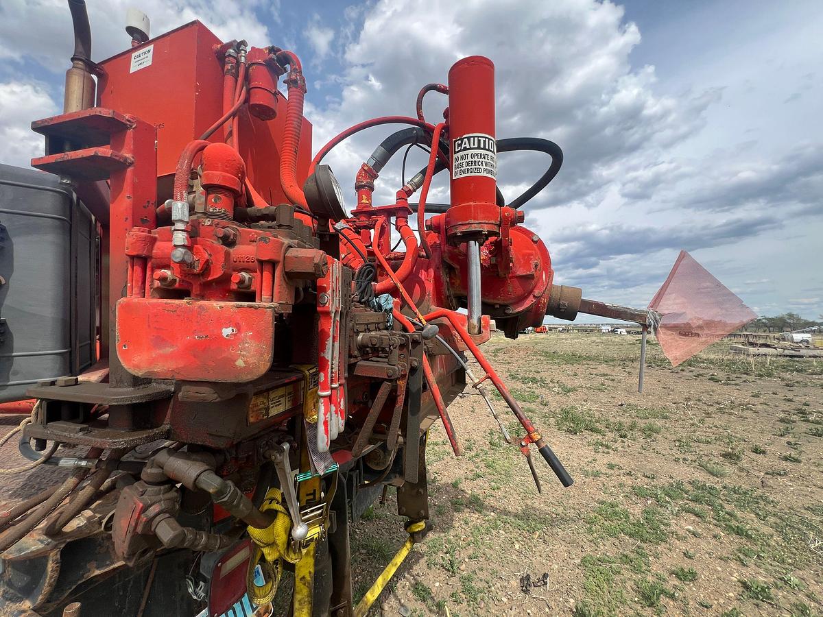 Used 2004 FORD F-750 SUPER DUTY AUGER / ANCHOR TRUCK