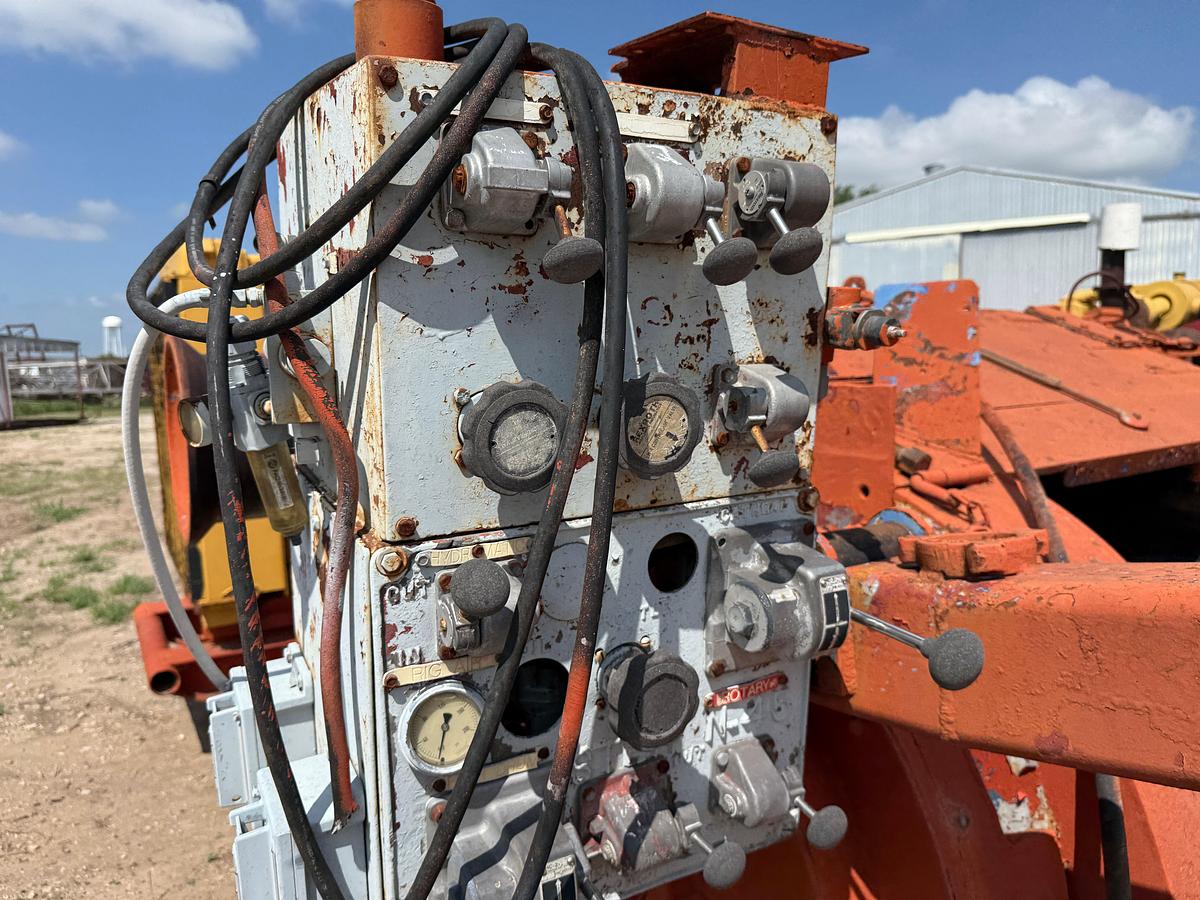 Used SKYTOP BREWSTER N45 450-HP DRAWWORKS P/B CAT 3412 (625-HP) ENGINE, SKIDDED