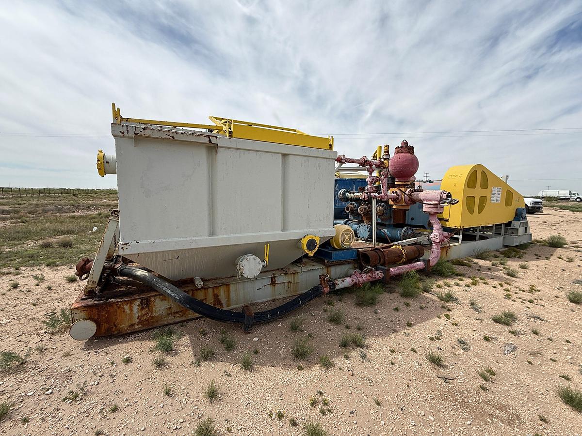 Used CONTINENTAL EMSCO FB-1600 5K WP TRIPLEX MUD PUMP W/ AC ELECTRIC MOTOR &  MIXING TANK SKIDDED