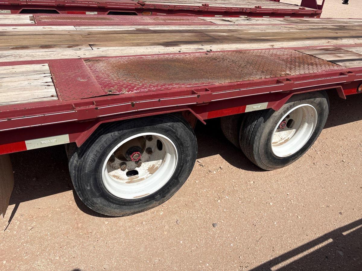 Used 2014 TOP HAT TRAILERS 30’ X 102” T/A GOOSENECK TRAILER