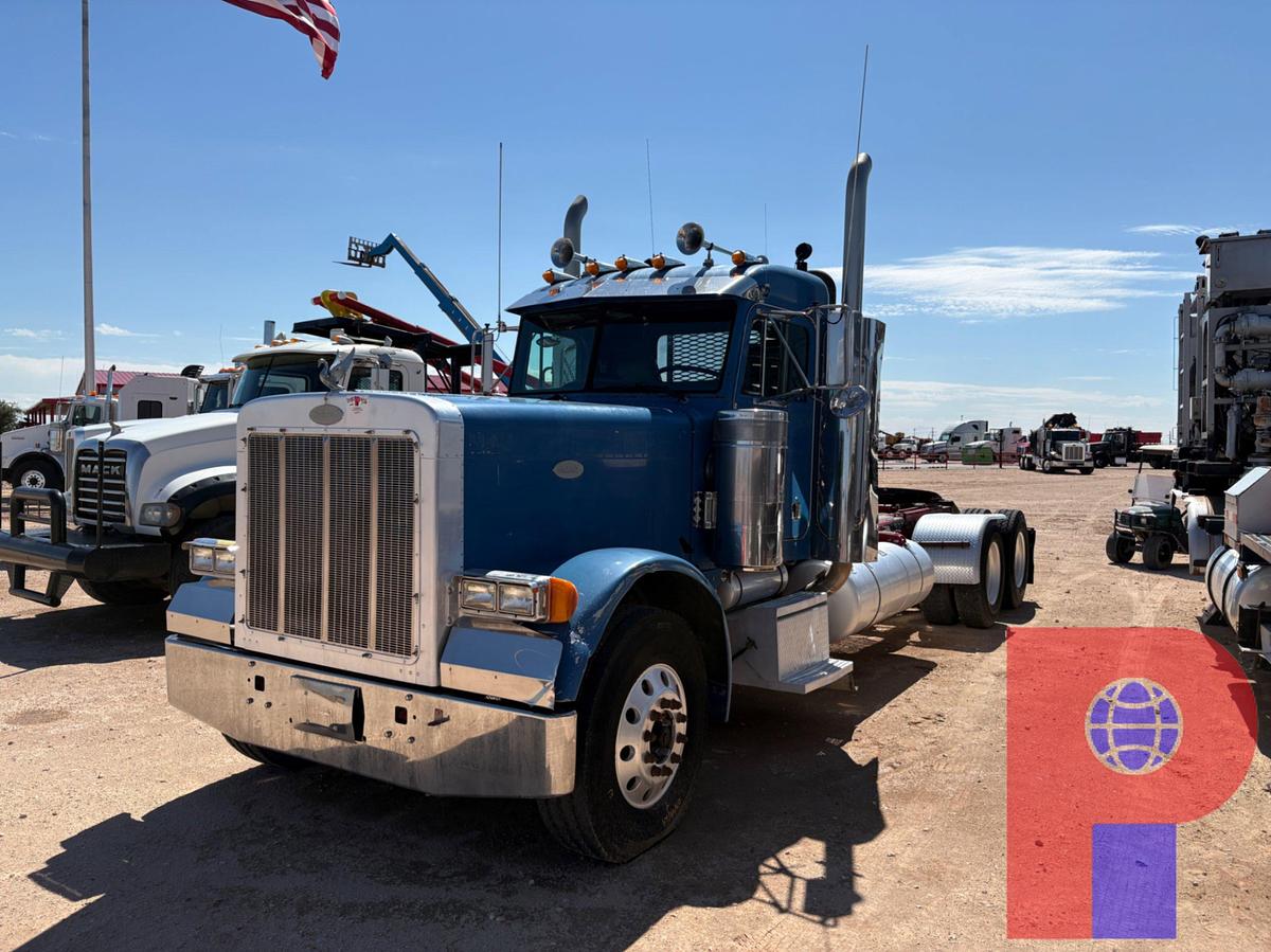 Used 1998 PETERBILT 379 T/A DAYCAB WINCH TRUCK