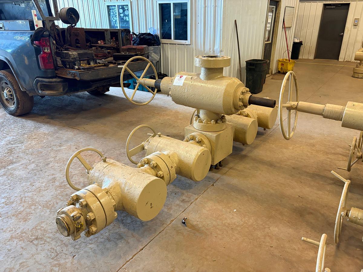 Used (4) 4-1/16” 10k gate valves, (1) 5-1/8” 10k gate valve & (1) 4-way fluid cross