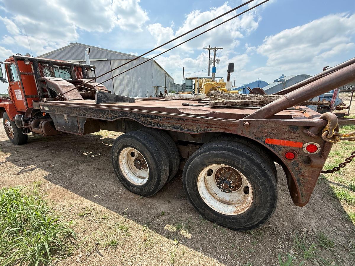 Used 1981 INTERNATIONAL 5000 T/A 30-TON GIN POLE TRUCK