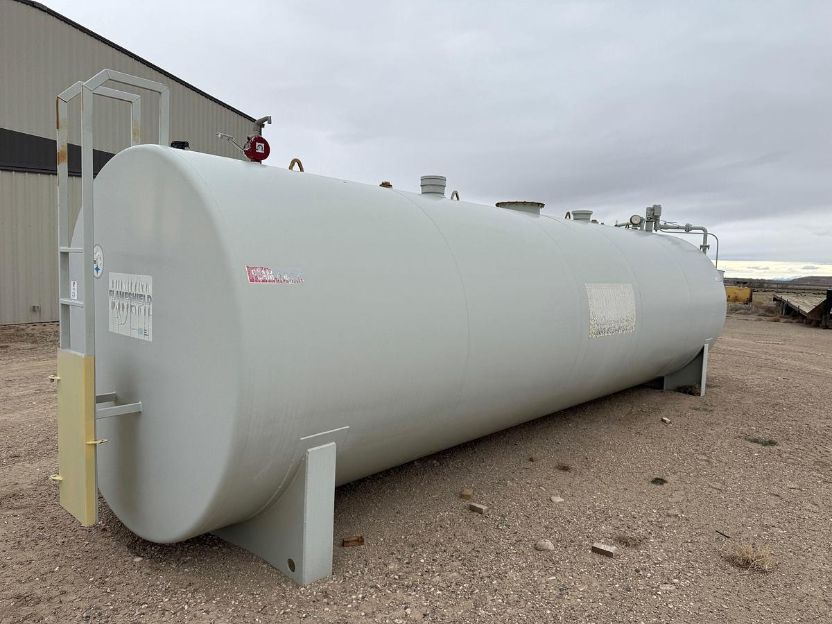Used (UNUSED) 5,000 GALLON ABOVE GROUND FUEL TANK W/ HOSE, NOZZLE, PUMP, METER, & OVERFILL PROTECTION