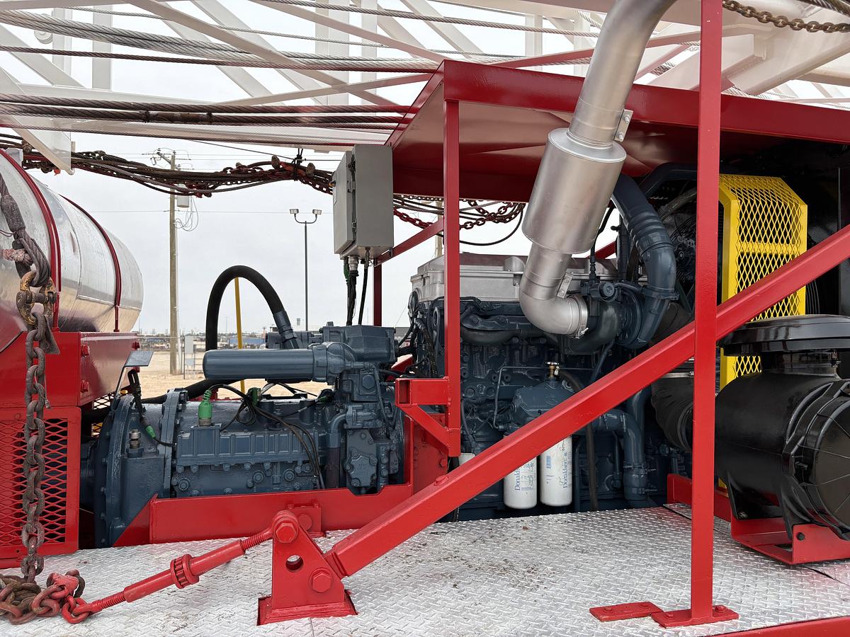 Used 2012 RIG WORKS MUSTANG 550 5-AXLE WELL SERVICE RIG