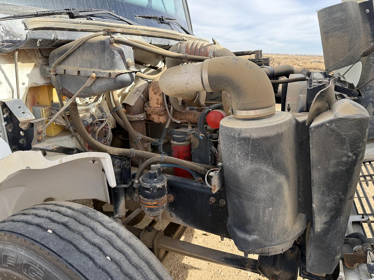 Used 1996 FREIGHTLINER FL70 S/A 24’ ENCLOSED 20K WP TUBING TEST TRUCK