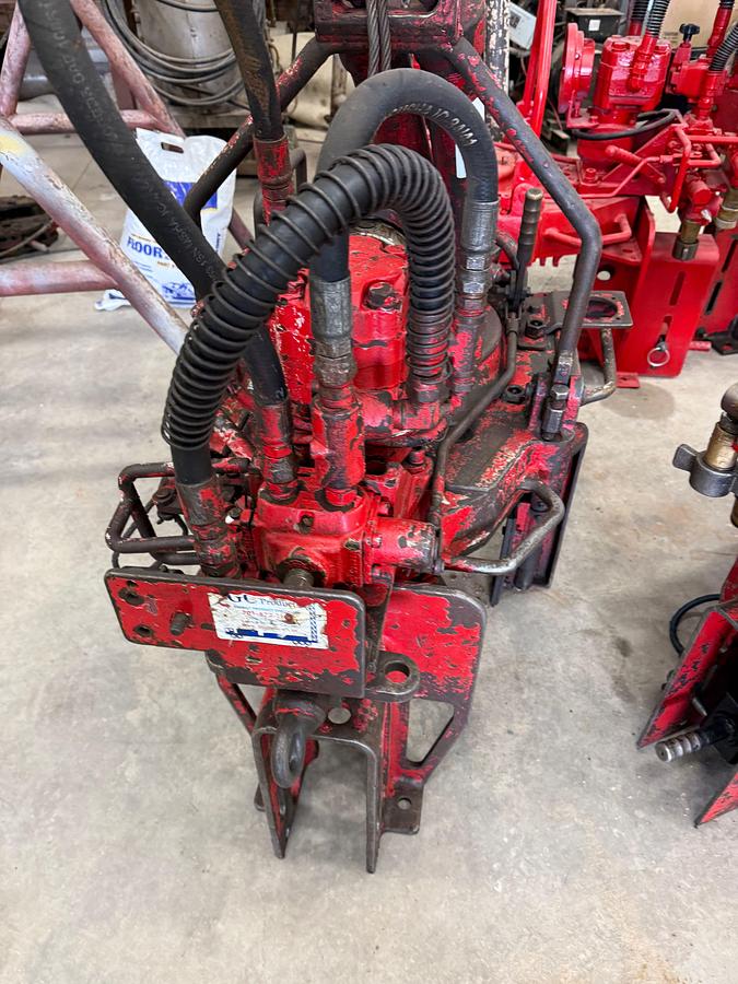 Used OIL COUNTRY 55000 HYDRAULIC TUBING TONG W/  BACK-UP, HANGER,