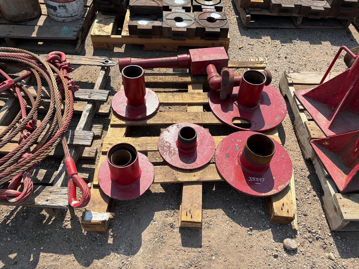 Used (2 pallets) w/ (4) jackstands, (1) single stud adapter, & assorted running plates