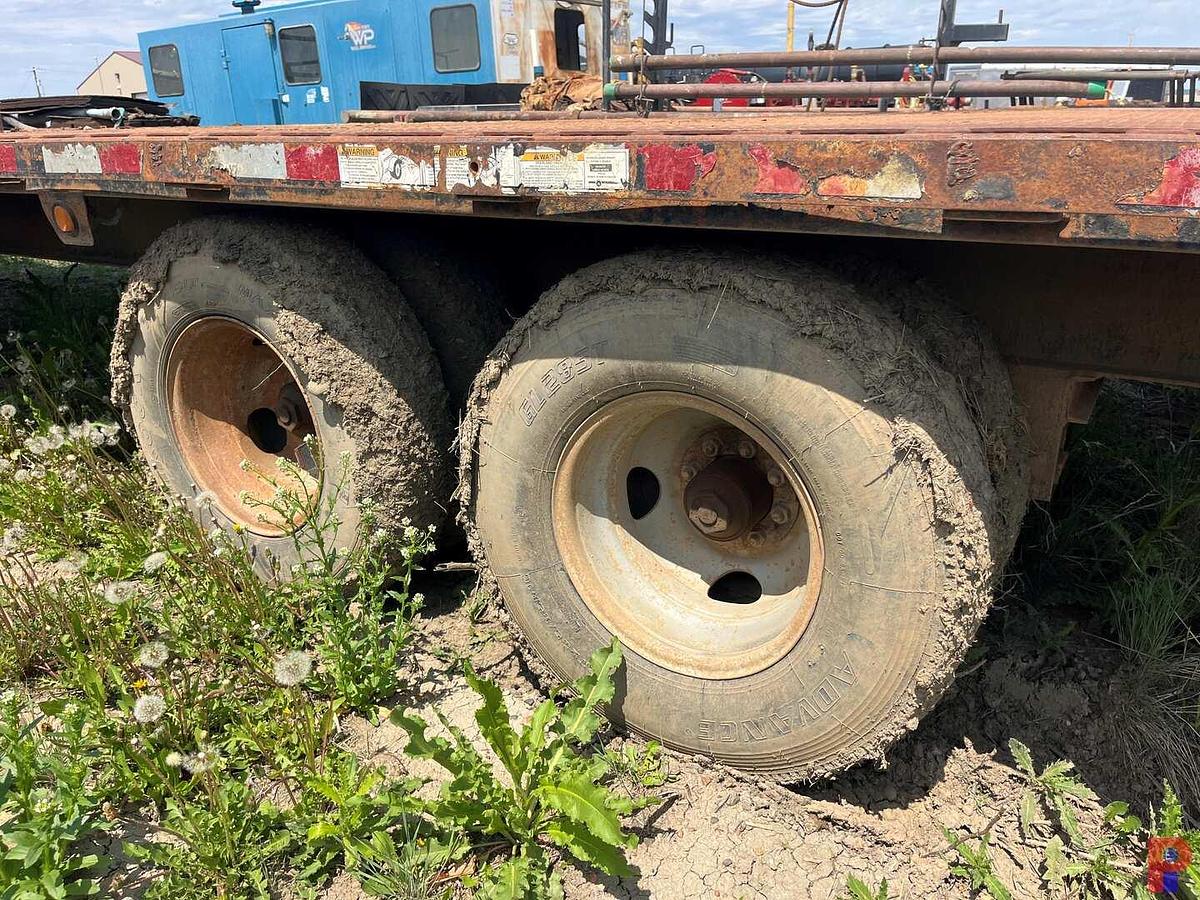 Used SHOPBUILT 32’ GN FLATBED TRAILER