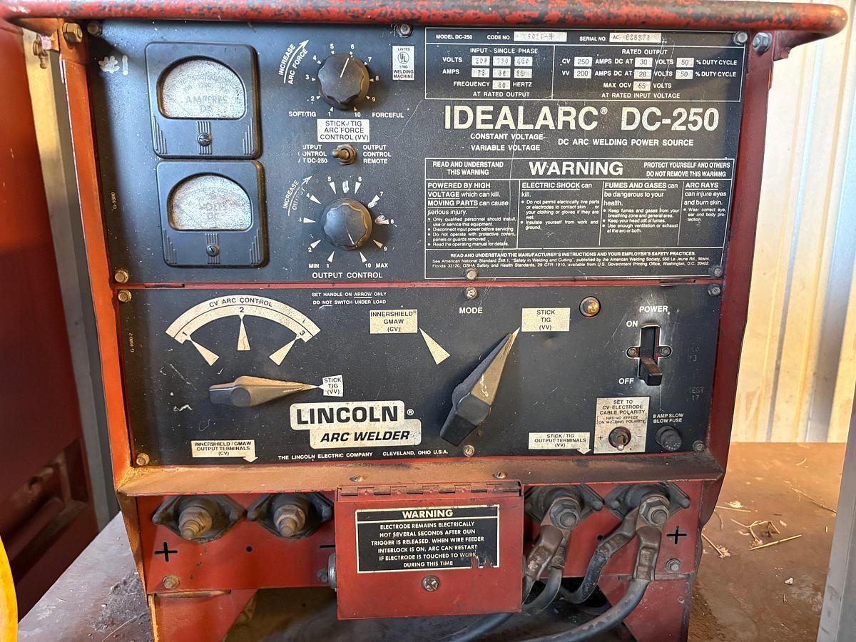 Used Lincoln idealarc dc-250 welding machine