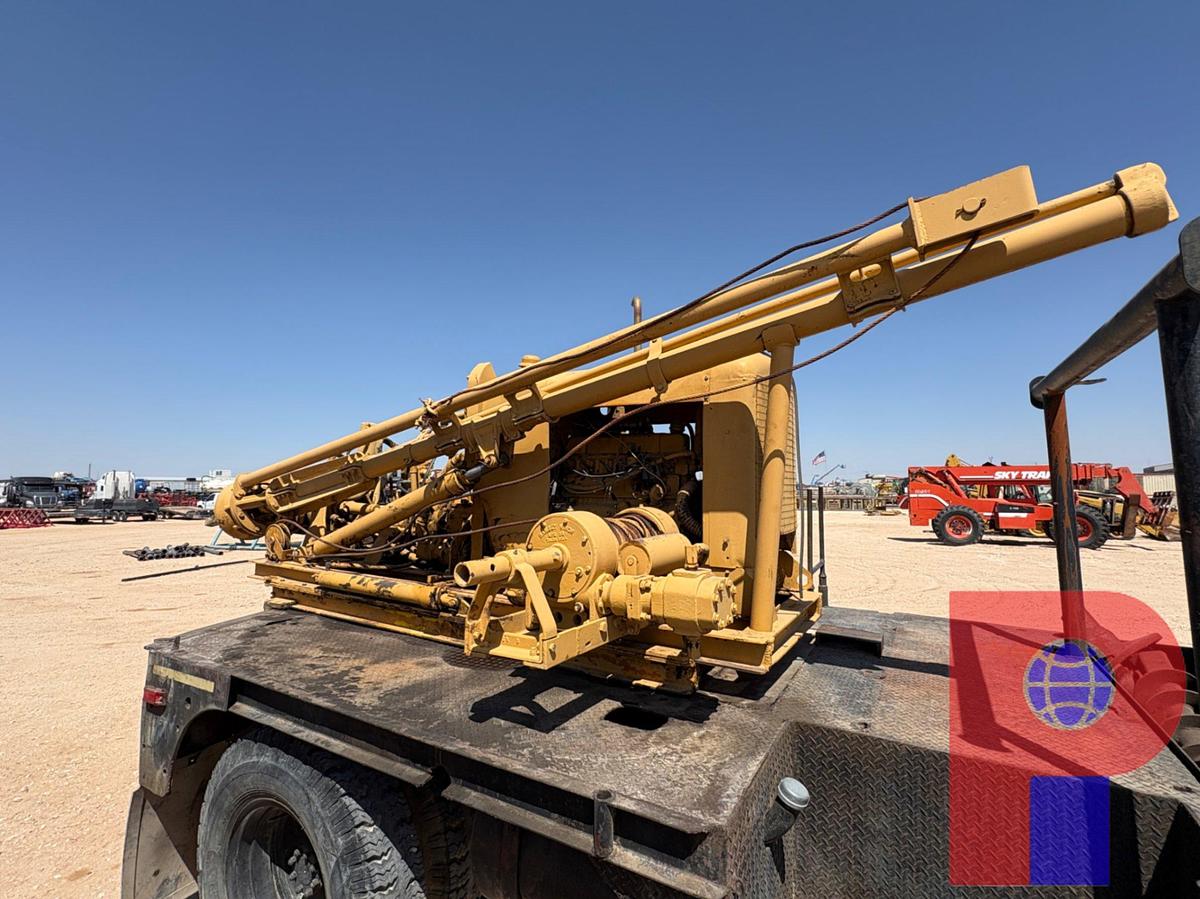 Used TEXOMA MODEL 254-10 AUGER MTD ON 1977 INTERNATIONAL LOAD STAR 1700 DAYCAB FLATBED TRUCK