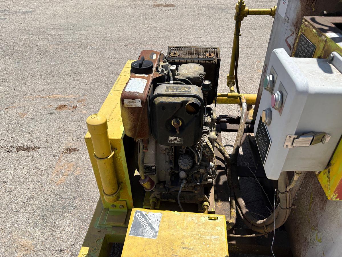 Used 4-station closing unit, skidded