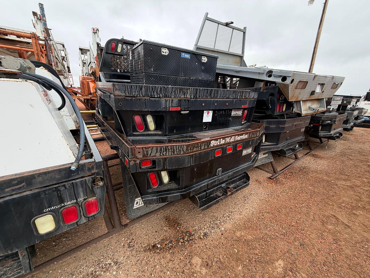 Used (2) KNAPHEIDE Steel Pickup Flatbeds