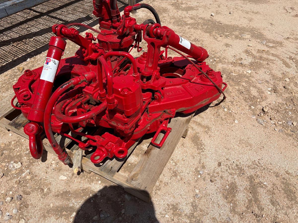 Used Bj RS hydraulic tubing tong