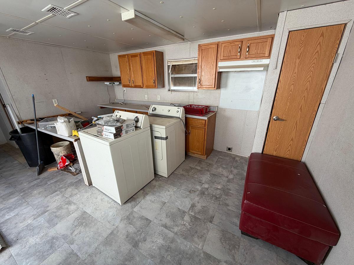 Used 48x14 (12) Bed skidded Living Quarters