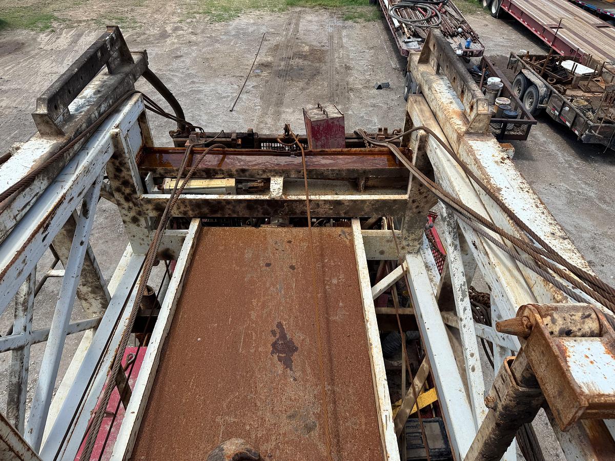Used 2008 LOADCRAFT 550 DD 96’-225K 5-AXLE WELL SERVICE WORKOVER RIG