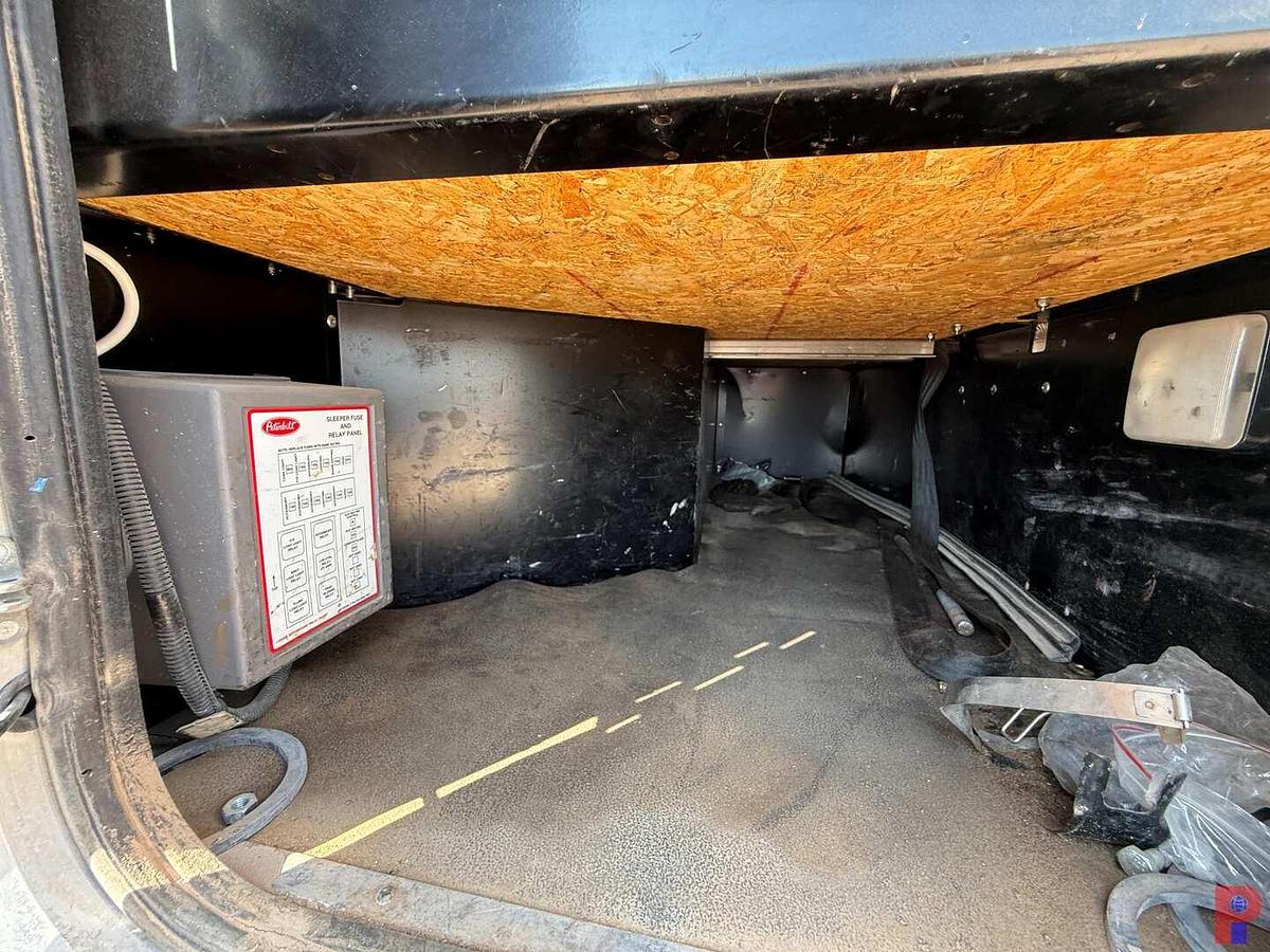 Used 2013 PETERBILT 388 T/A SLEEPER HAUL TRUCK