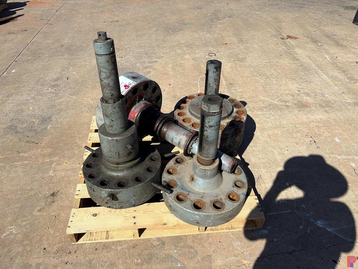 Used (4X$) (2) FRAC VALVE STEM ASSEMBLIES & (2) LOWER BONNET W/ STEM PROTECTOR
