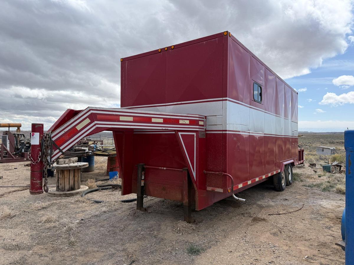 Used Scott’s 24’ Custom Dig House Trailer