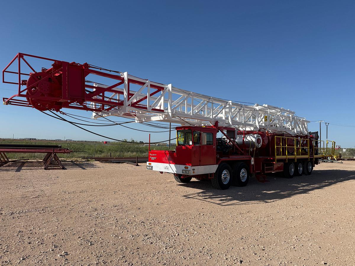 Used 2012 RIG WORKS MUSTANG 550 DD 104’-275K 5-AXLE WELL SERVICE RIG