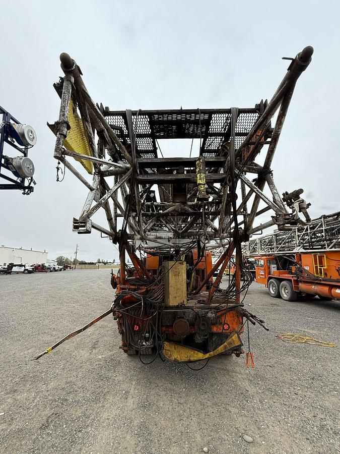 Used 1980 FRANKS MOBILRIG 300 1287/160 DTD-HT 96’-215K 4-AXLE WELL SERVICE WORKOVER RIG
