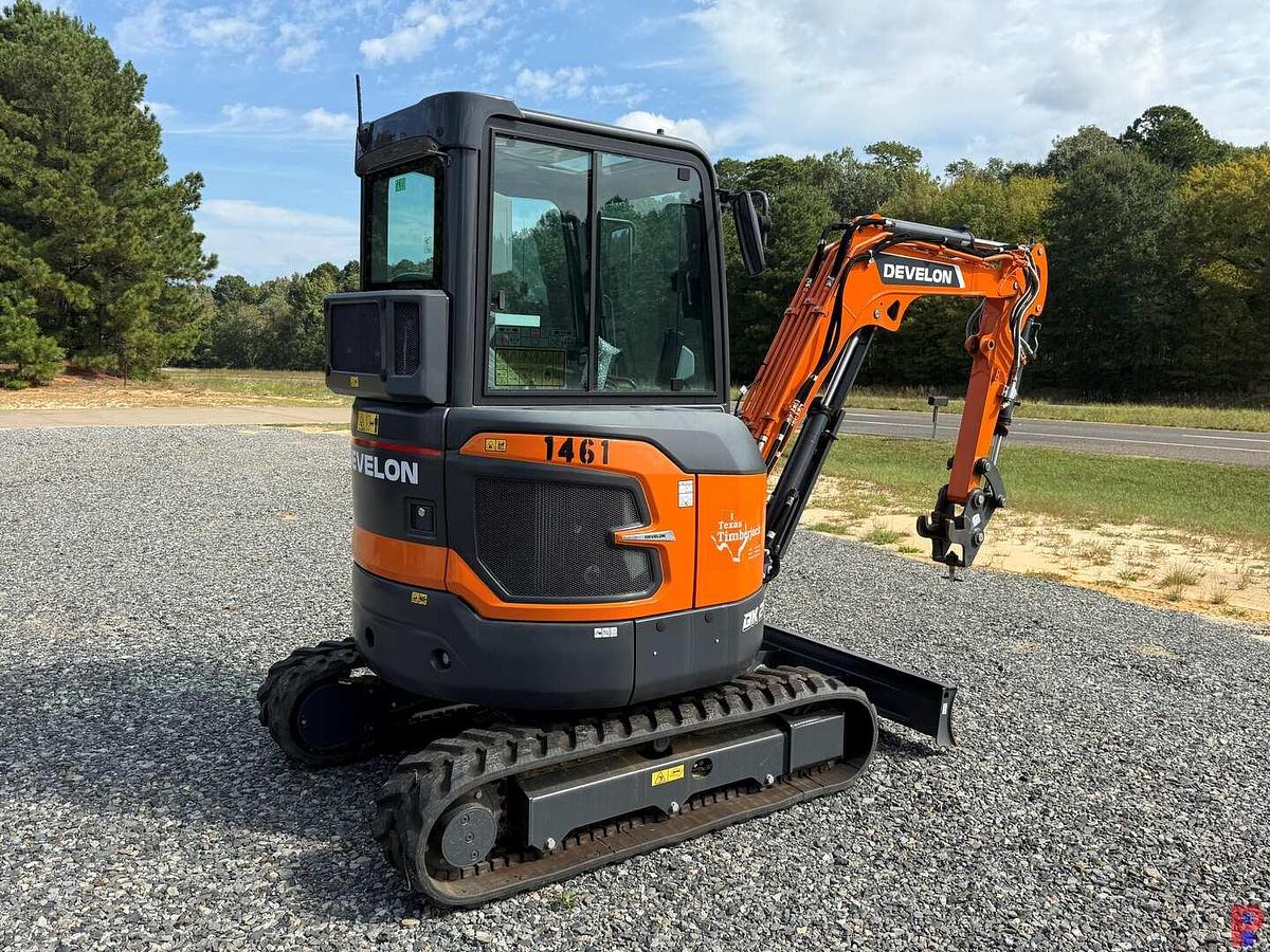 Used (NEW) DEVELON DX27Z-7 COMPACT MINI EXCAVATOR