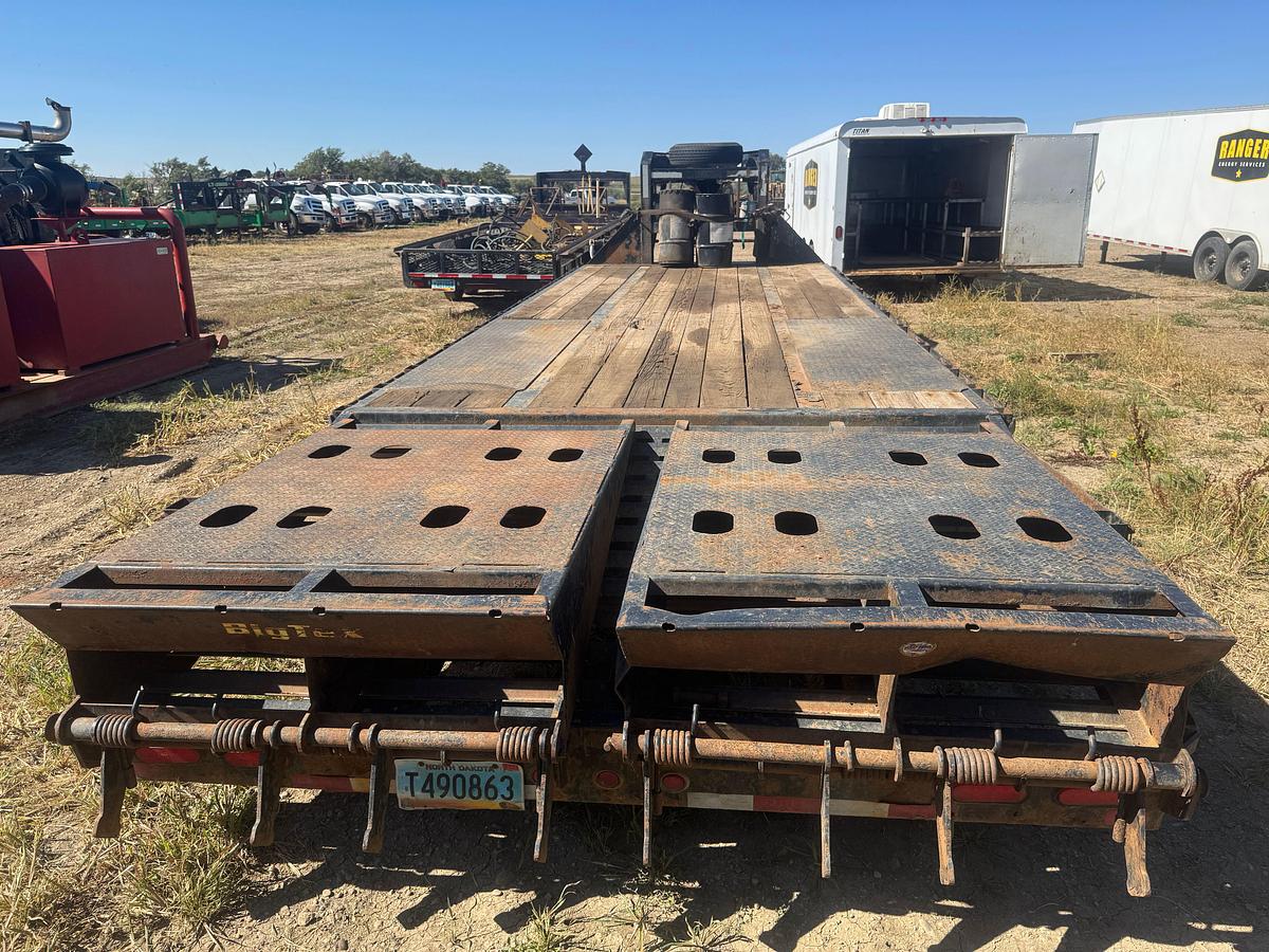 Used 2017 BIG TEX 25' TANDEM DUAL WHEEL FLATBED GOOSENECK TRAILER W/ DOVETAIL & MEGA RAMPS