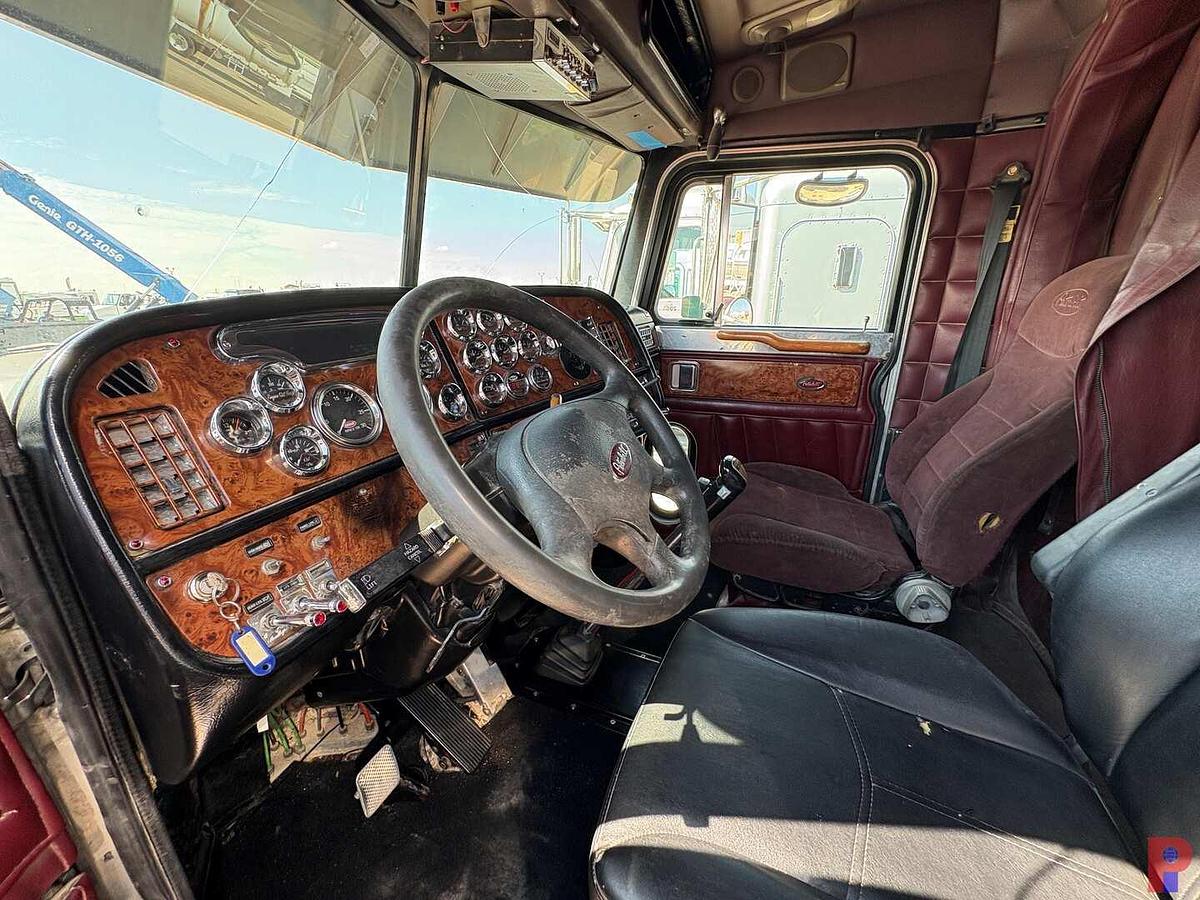 Used 2002 PETERBILT 379 EXT HOOD T/A 68” SLEEPER TRUCK