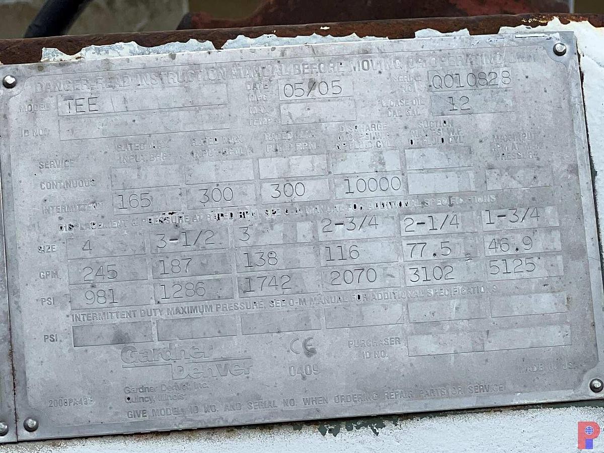 Used 1999 INTERNATIONAL  9400 T/A CEMENT PUMP TRUCK