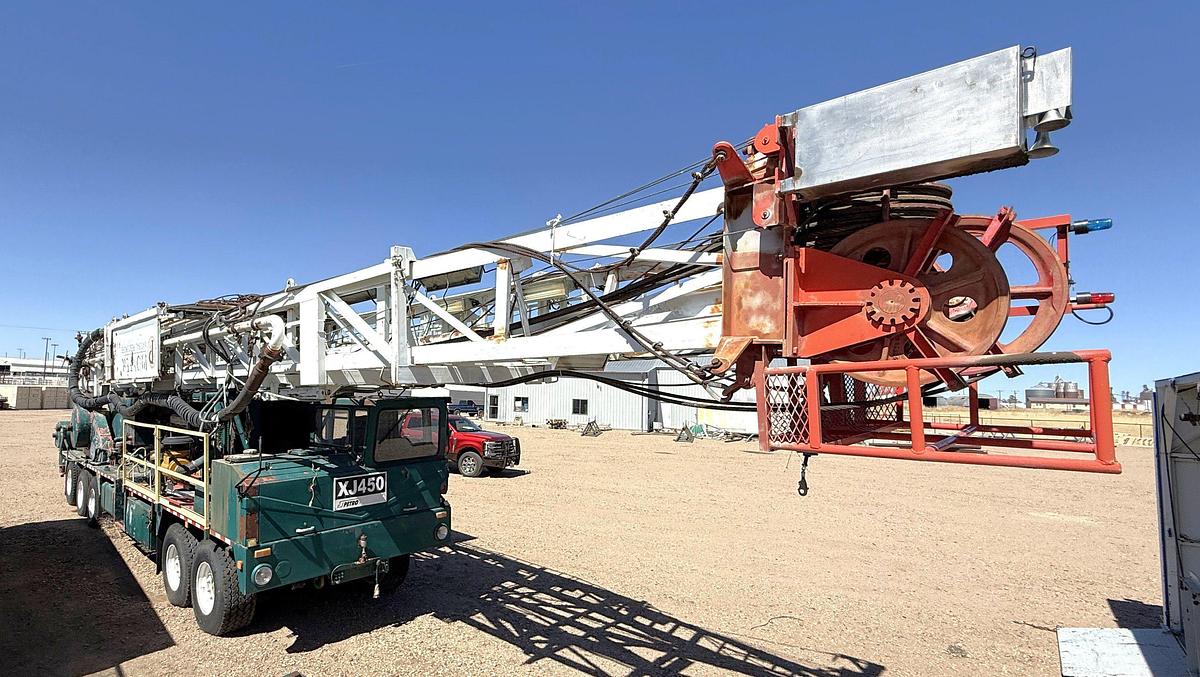 Used 2006 SJ PETRO XJ450 105’-303K LBS. 5-AXLE MOBILE DRILLING RIG