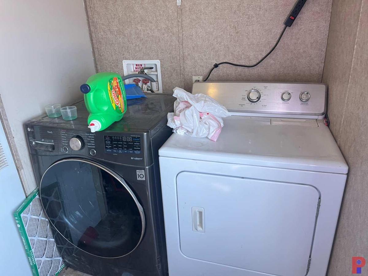 Used 2012 OAK CREEK 60’ X 30’ 4-BED 2-BATH DOUBLE WIDE MOBILE HOME