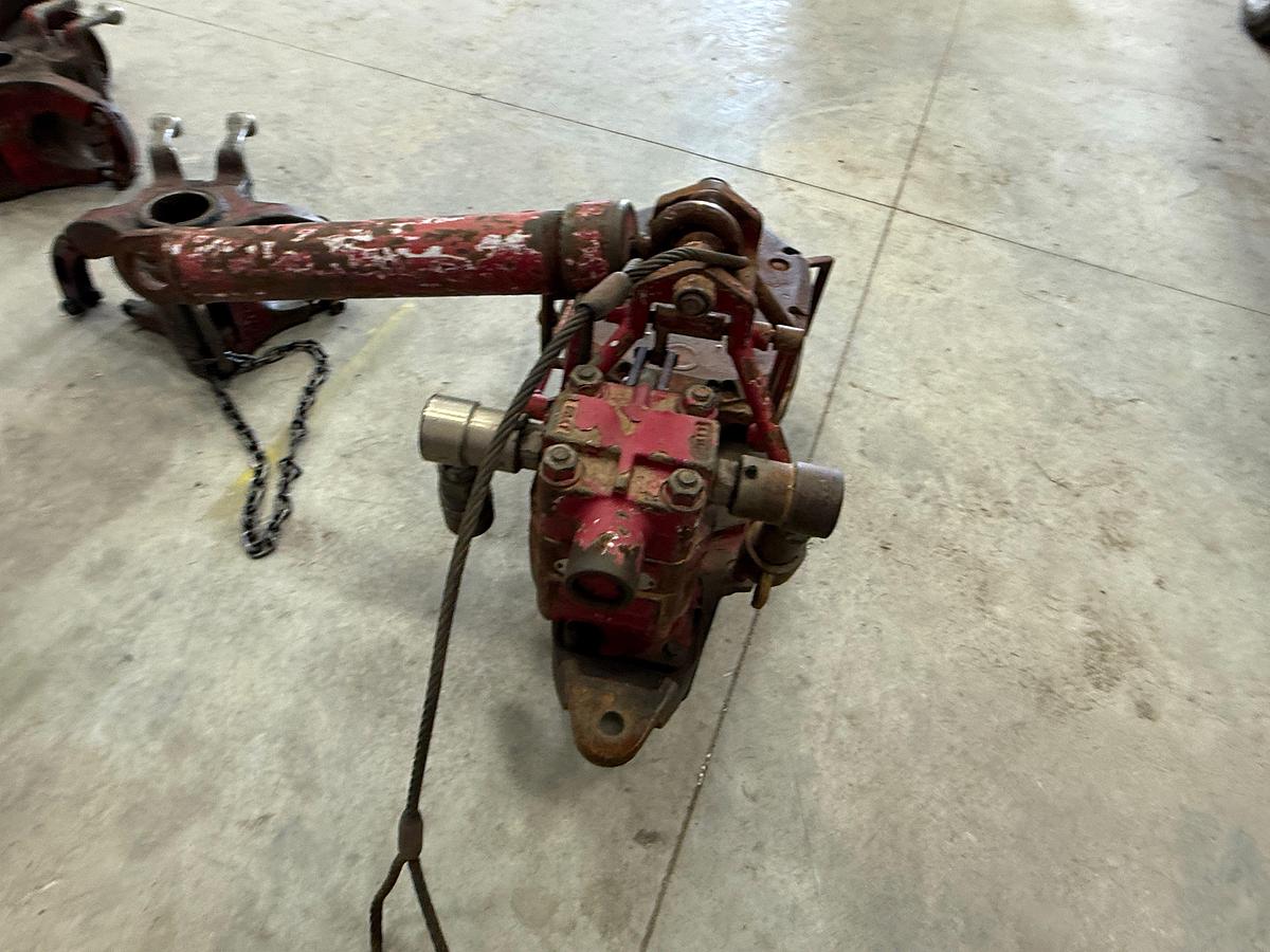 Used OIL COUNTRY M-40 HYDRAULIC ROD TONG W/ HANGER