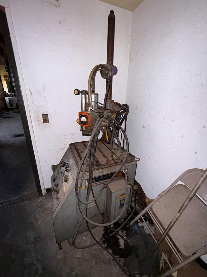 Used CAMMANN C-76A METAL DISINTEGRATOR