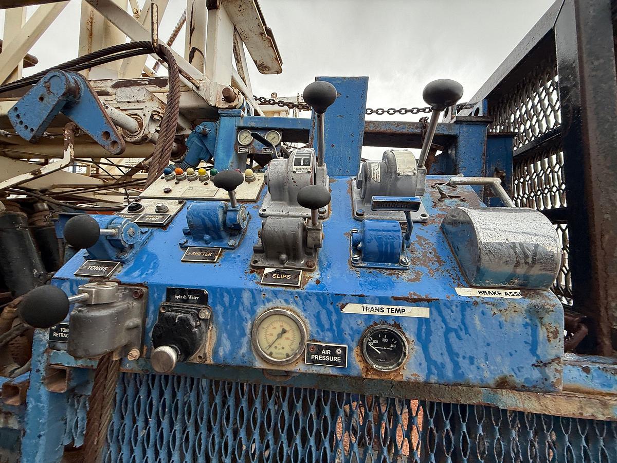 Used 2006 CROWN CE500 DD 104'-240K 5-AXLE WELL SERVICE WORKOVER RIG