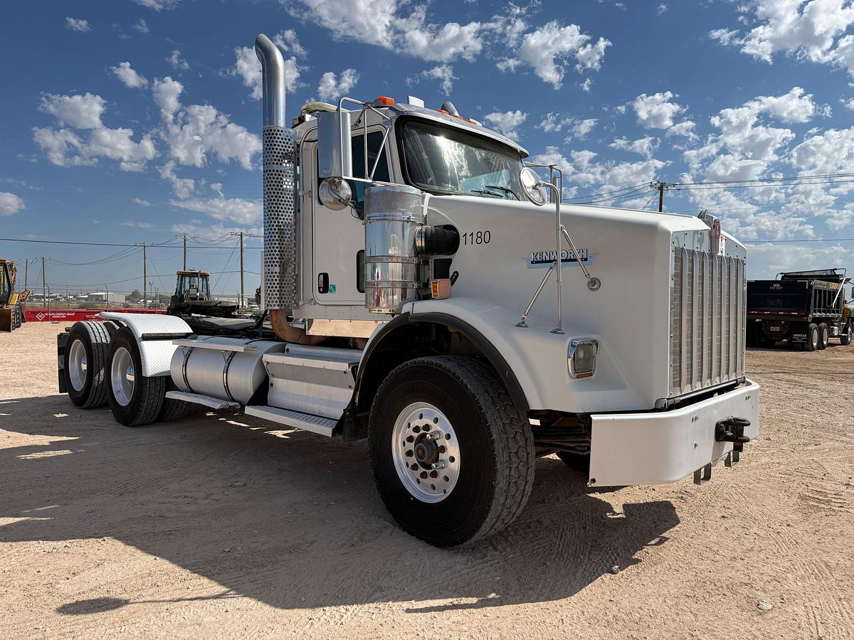 Used 2008 KENWORTH T800 T/A DAYCAB HAUL TRUCK