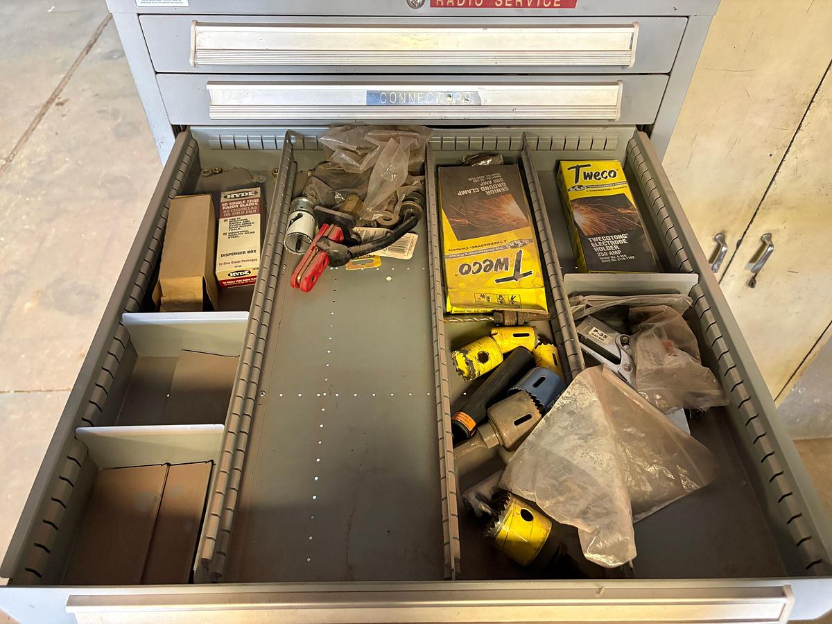 Used Lyon MS-II safety link 12-drawer rolling toolbox w/ assorted machine shop tools